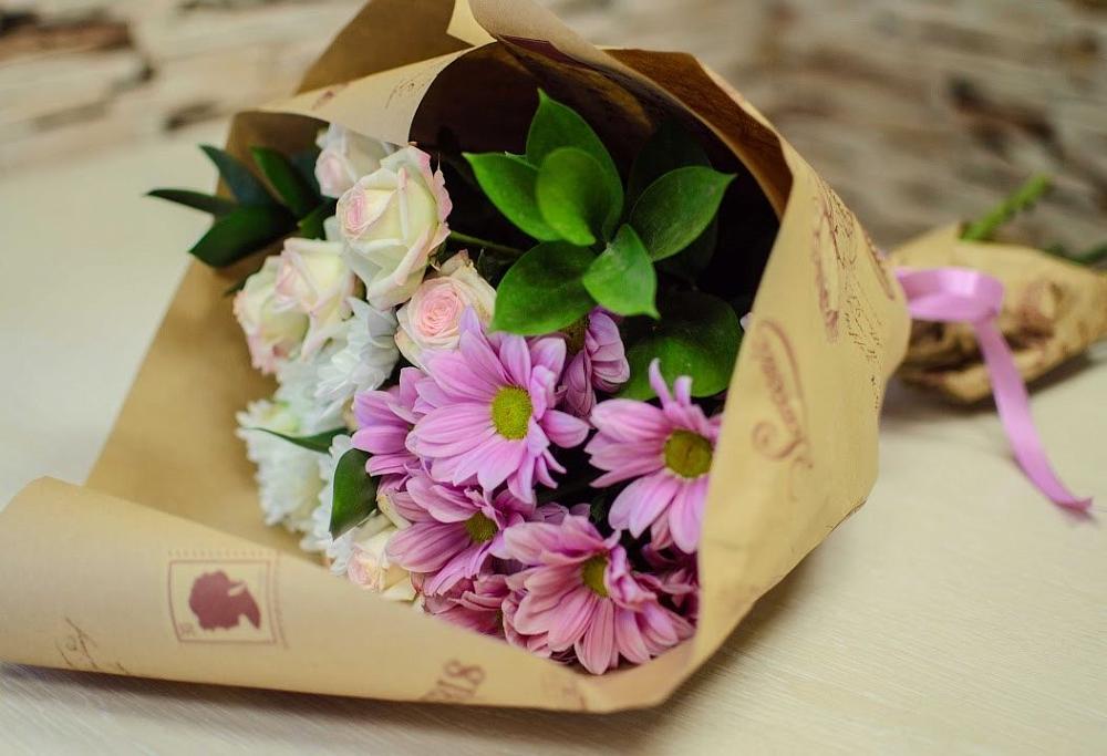 Букет цветов из: Розы и Хризантемы в Тавричанка