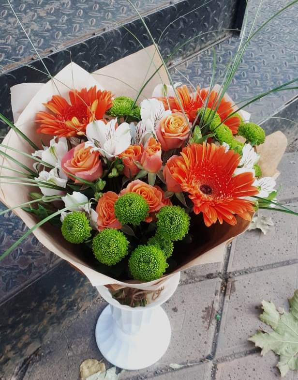 Букет цветов из: Герберы, Хризантемы, Альстромерии и Розы в Тавричанка