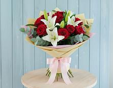 Букет цветов из:  Лилии и Розы в Тавричанка