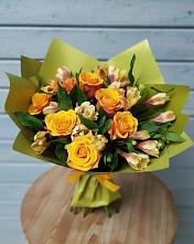 Букет цветов из:  Альстромерии и Розы в Тавричанка