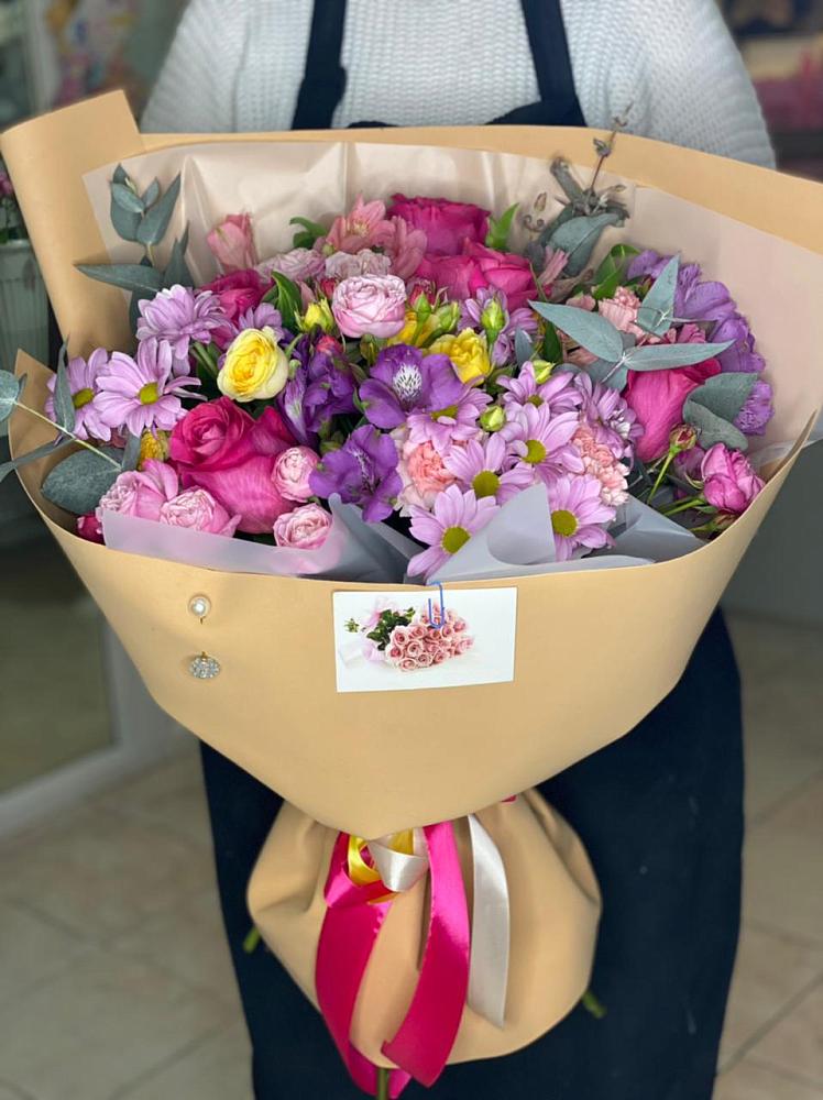 Букет цветов из: Хризантемы, Гвоздики и Альстромерии в Тавричанка