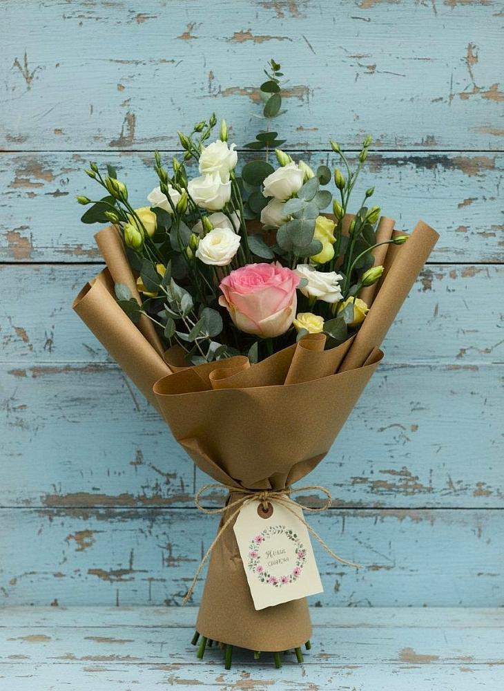 Букет цветов из: Розы и Лизиантусы в Тавричанка