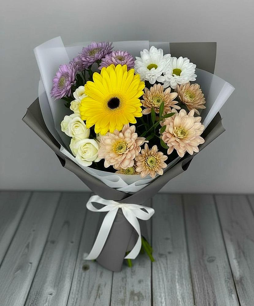 Букет цветов из: Розы, Герберы и Хризантемы в Тавричанка
