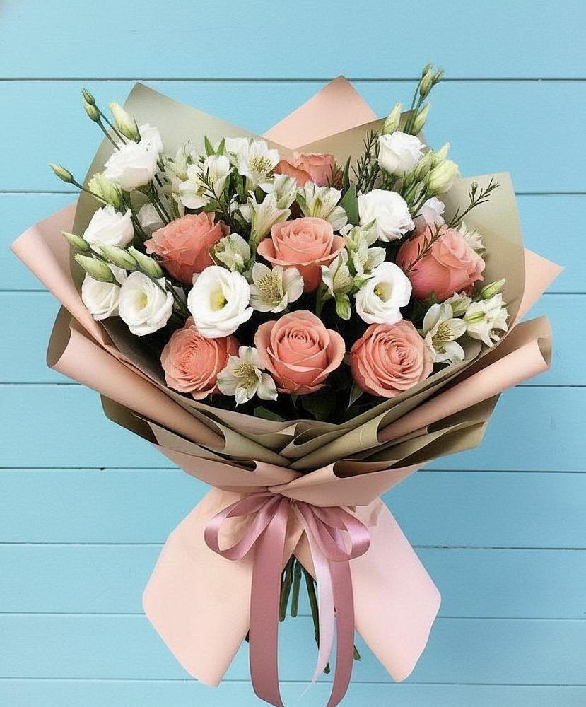Букет цветов из: Розы, Альстромерии и Лизиантусы в Тавричанка