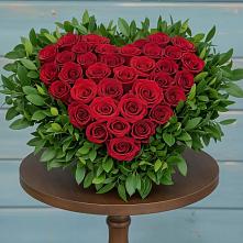 Цветочная композиция из Розы в виде сердца в Тавричанка