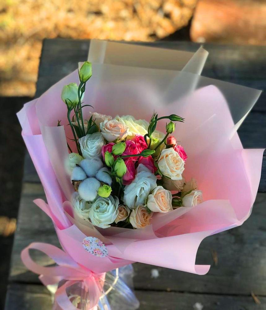 Букет цветов из: Розы и Лизиантусы в Тавричанка