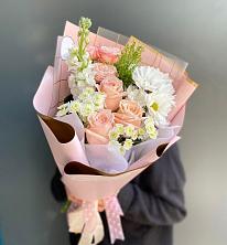 Букет цветов из:  Хризантемы и Розы в Тавричанка
