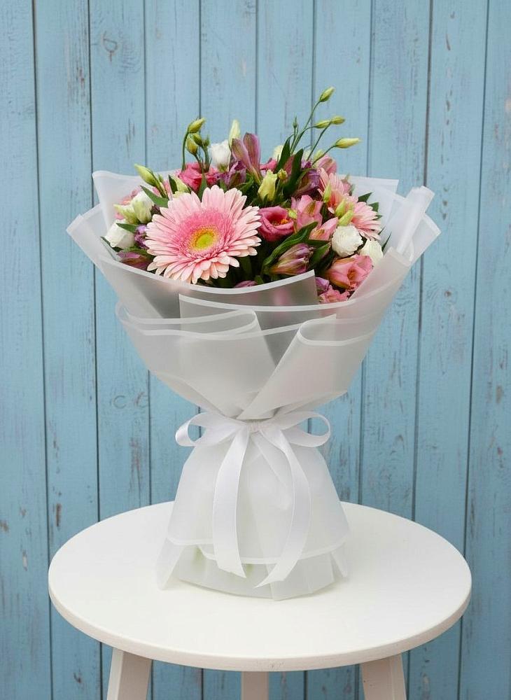 Букет цветов из: Герберы, Альстромерии и Лизиантусы в Тавричанка