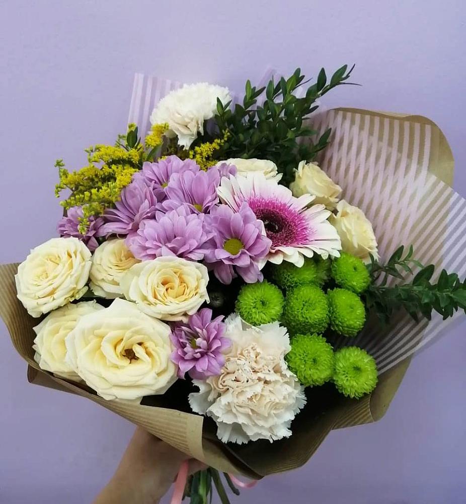 Букет цветов из: Хризантемы, Розы, Гвоздики и Герберы в Тавричанка