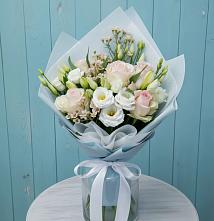 Букет цветов из:  Розы и Лизиантусы в Тавричанка