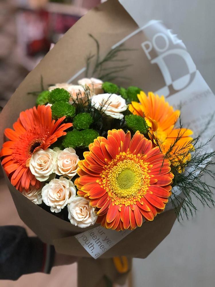 Букет цветов из: Герберы, Хризантемы и Розы в Тавричанка