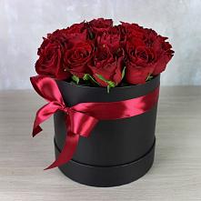 Цветочная композиция из Розы в шляпной коробке #REPLACE_PRED# Тавричанка
