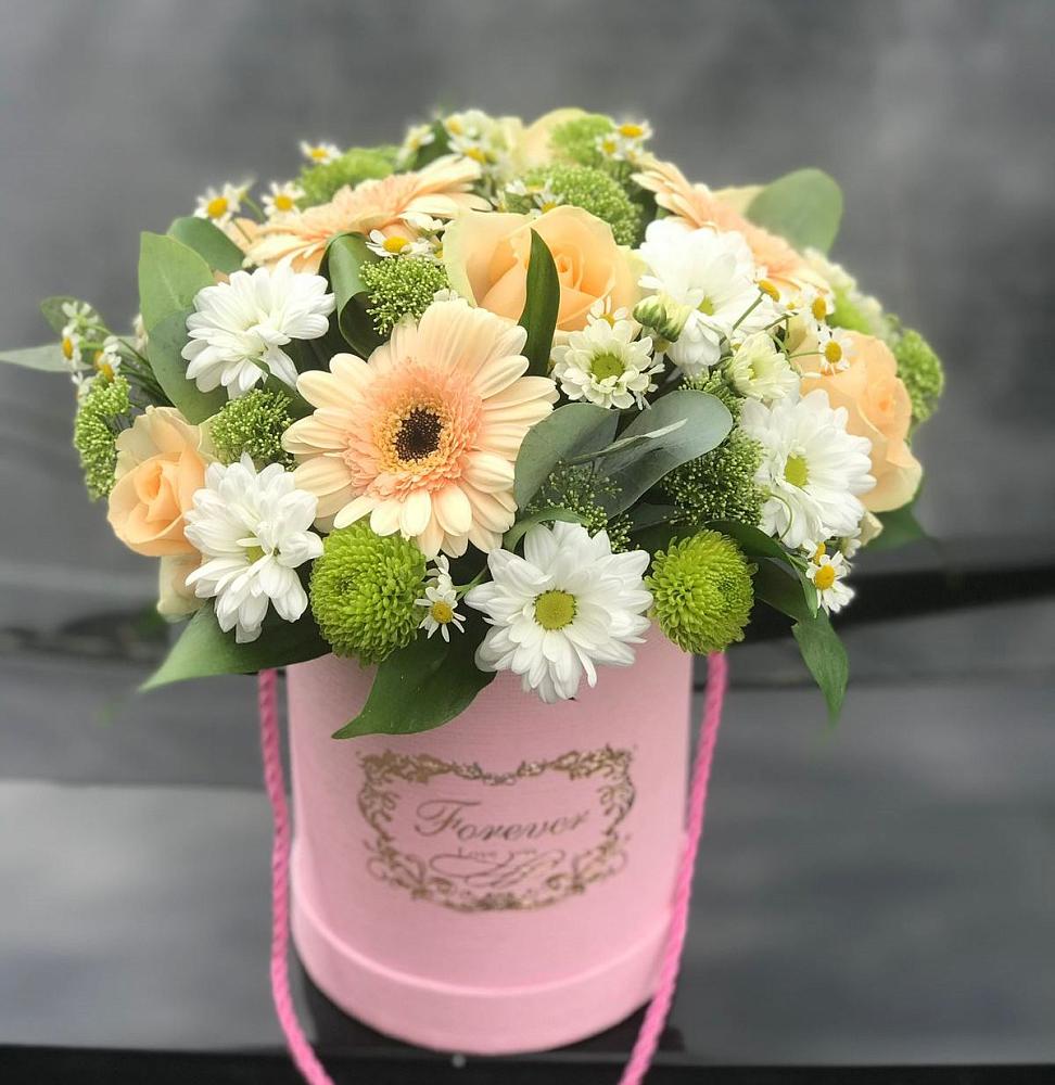 Цветочная композиция из Розы, Герберы и Хризантемы в шляпной коробке в Тавричанка