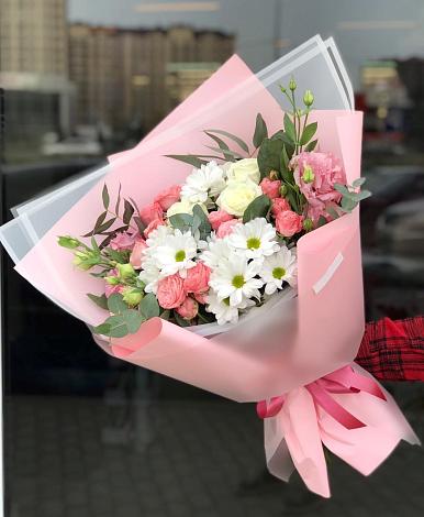 Букет цветов из: Розы, Лизиантусы и Хризантемы в Тавричанка
