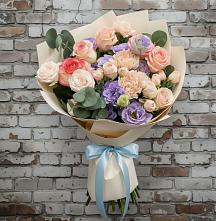 Букет цветов из:  Розы, Лизиантусы и Гвоздики в Тавричанка
