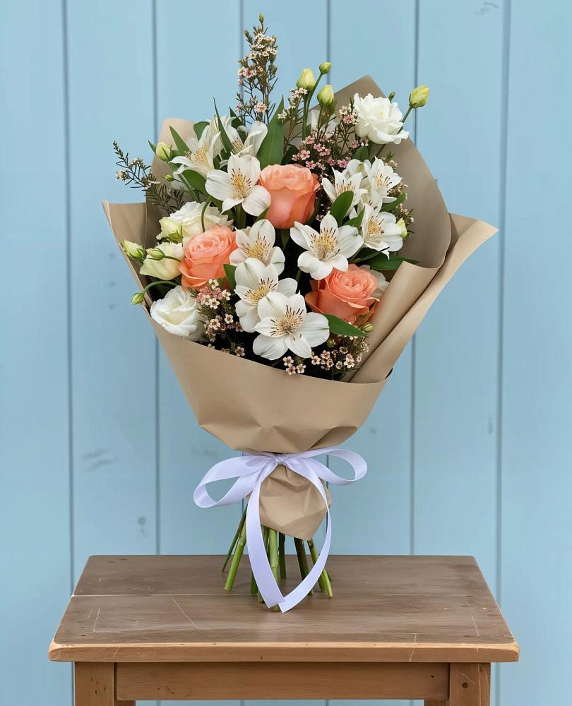 Букет цветов из: Альстромерии, Лизиантусы, Розы и Хризантемы в Тавричанка