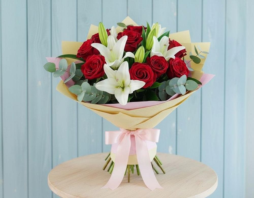 Букет цветов из: Лилии и Розы в Тавричанка